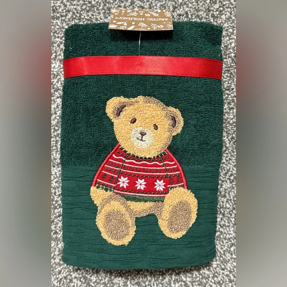 Viral Teddy Bear Green Hand Towel Set of 2 - NWT